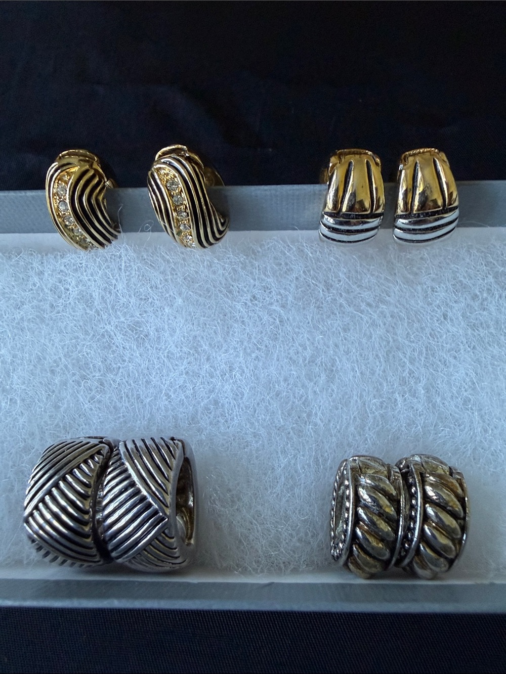Magnetic earrings 4 pair